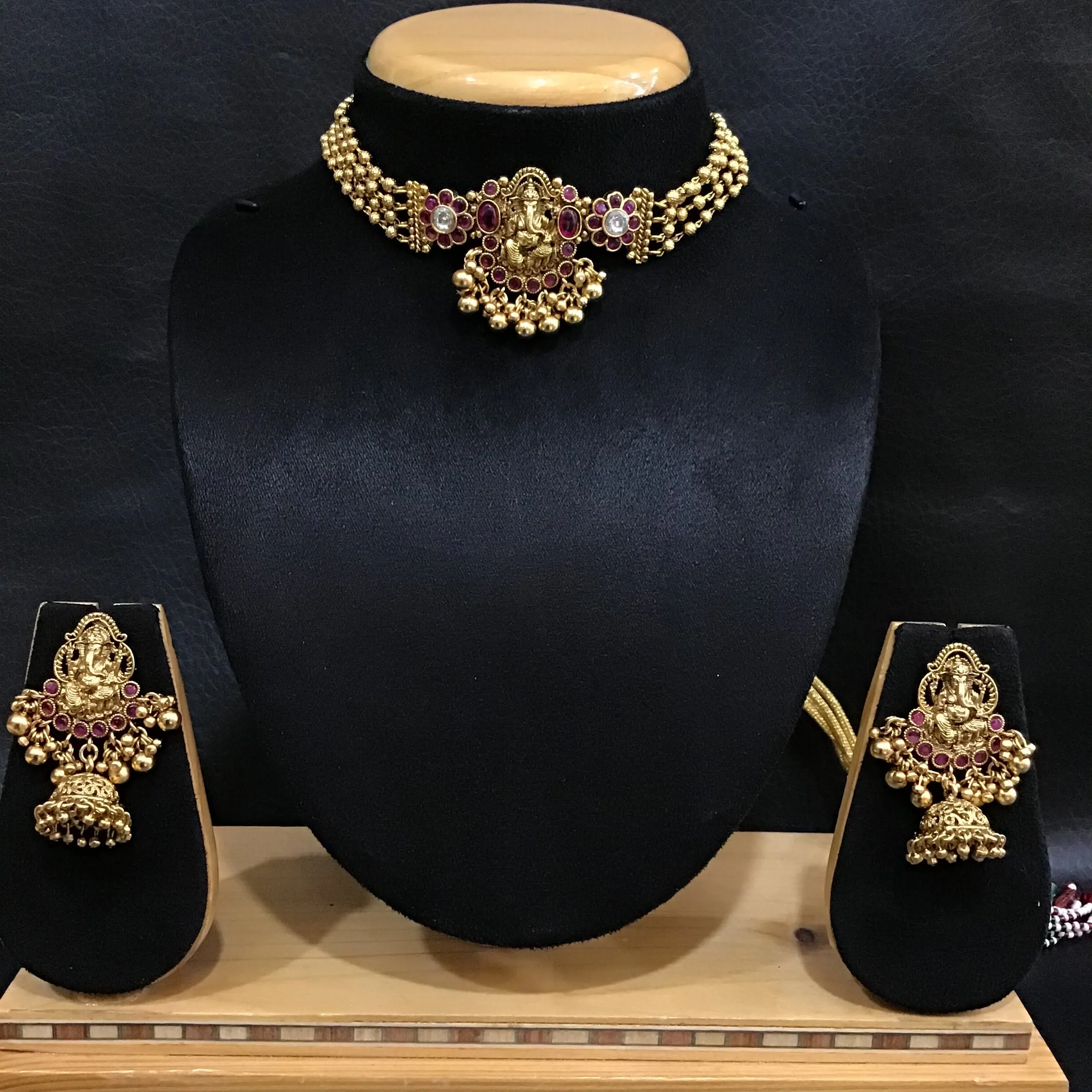 Temple Choker Set 1543-28